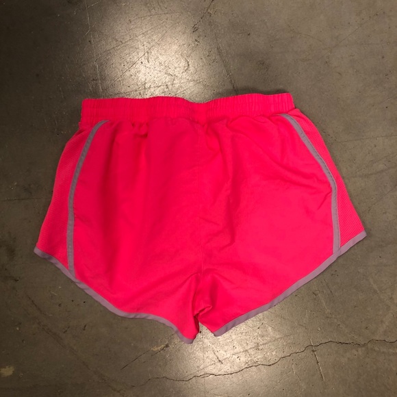Hot pink under armour shorts - Picture 2 of 5